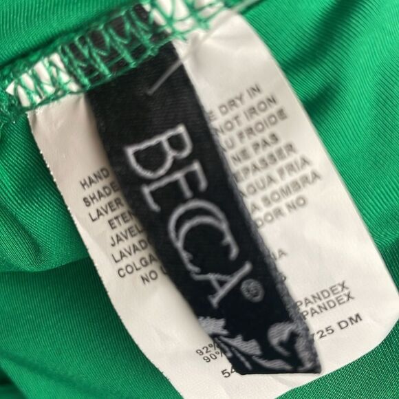 NWT Becca Swimsuit bikini top size Small green - Picture 6 of 6